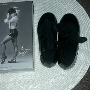 ABT spotlights tap shoes little girls